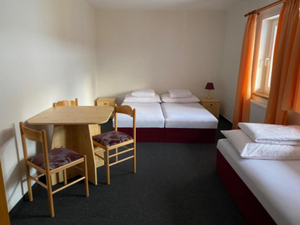 Selsky Dvur Perstejn Hotel Exterior photo